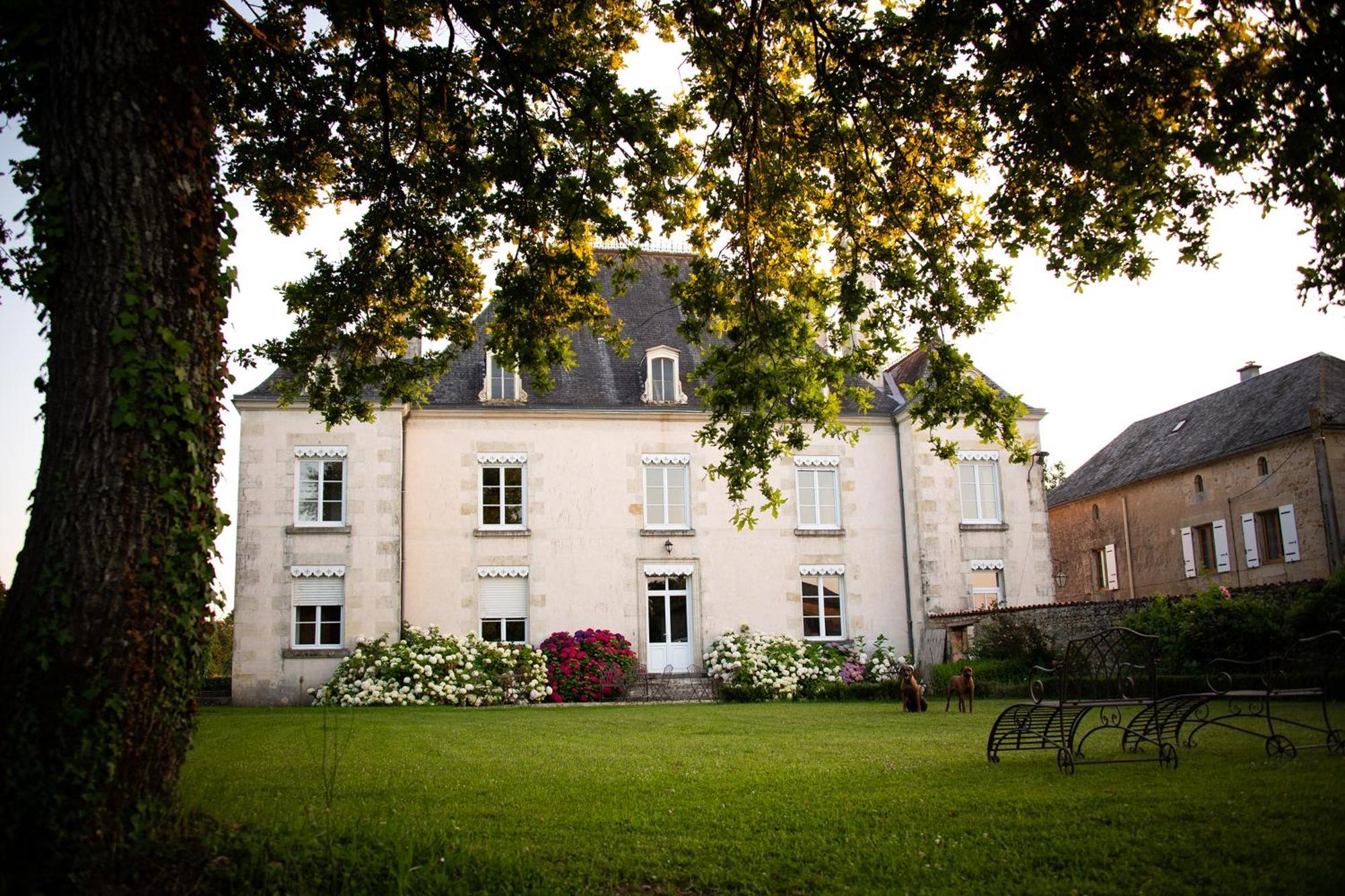 Domaine De La Briouse Bed and Breakfast Sanxay Buitenkant foto